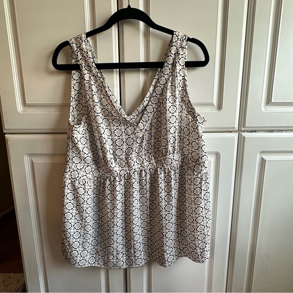 LOFT Cream and Black Printed V-Neck Peplum Tank - Picture 2 of 5
